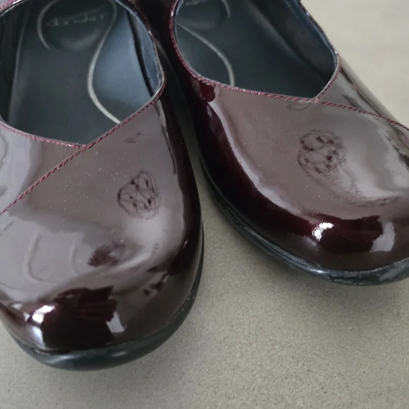 Dansko Opal Patent Mary Jane Flats in Black Cherry 38 7.5 8 - Picture 7 of 7